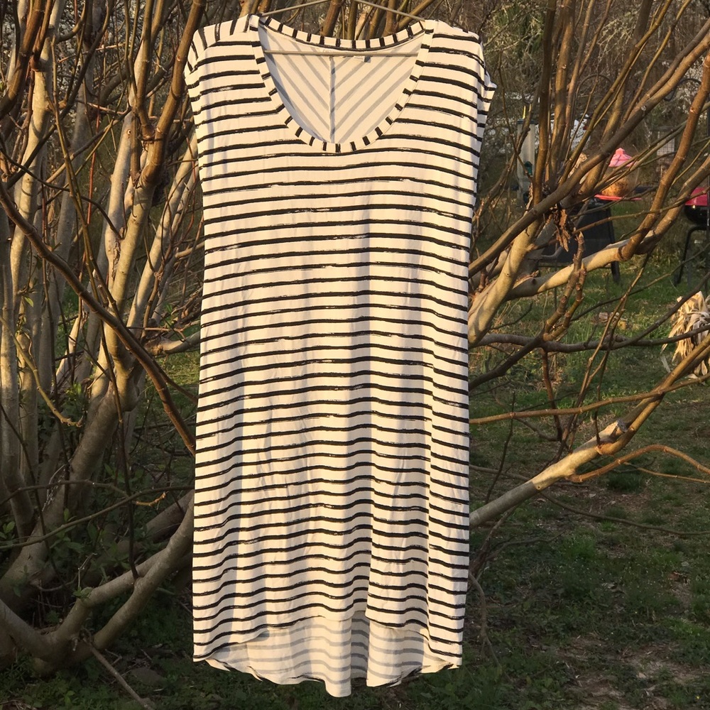 Short sleeve high-low dress